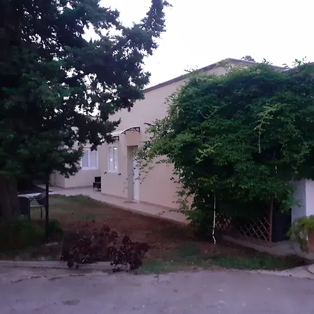 La 3*