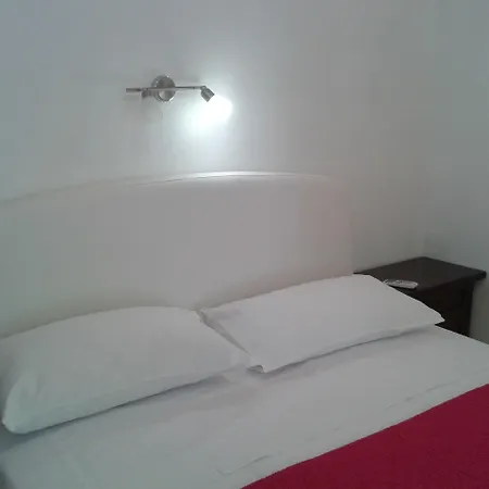 La Bed & Breakfast 3*