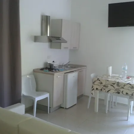 La 3* Brindisi