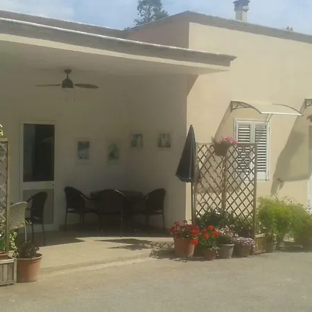 La Bed & Breakfast 3*