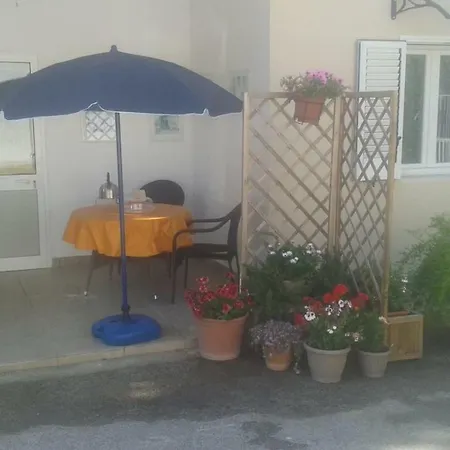 La Bed & Breakfast 3*