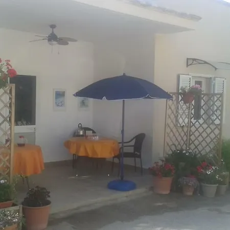 La Bed & Breakfast 3*